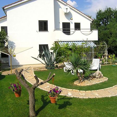 Apartmani Dolencic Krk Town Bagian luar foto