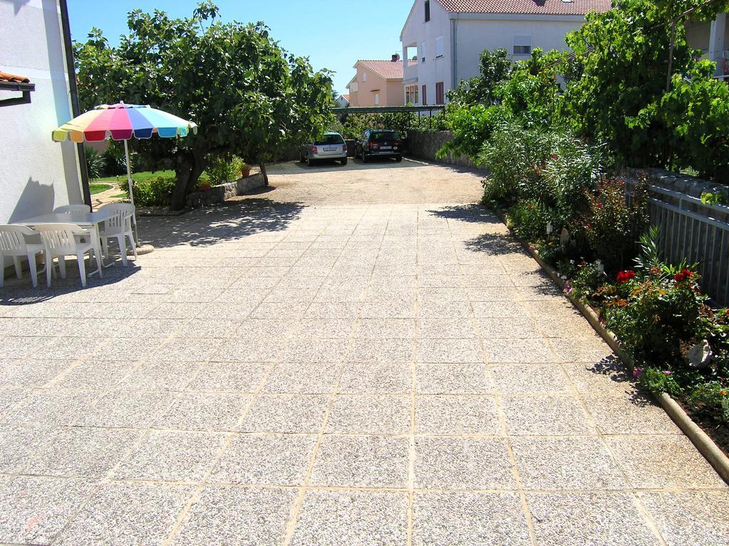 Apartmani Dolencic Krk Town Bagian luar foto